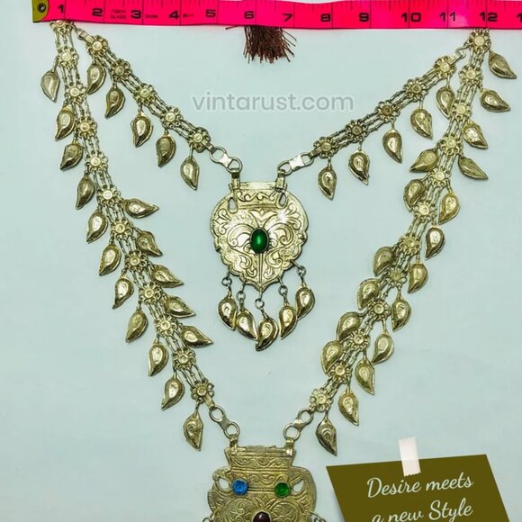 Vintage Bib Necklace With Two Layers Pendants and Leaf Style Tassels - Picture 9 of 10